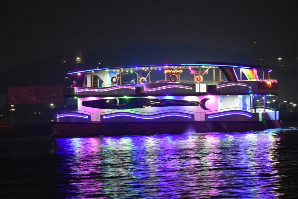 Yacht Image